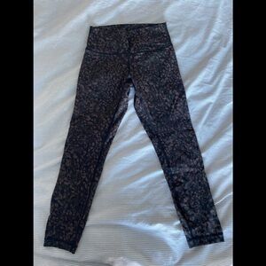 Lululemon cropped leggings size 6/8